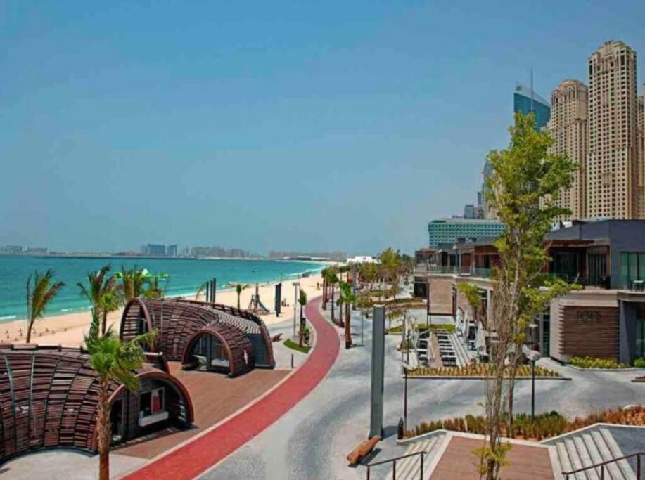 The Premium Jbr Sea View Luxury Suite Awarded "Traveller Award 2025" Дубай Экстерьер фото