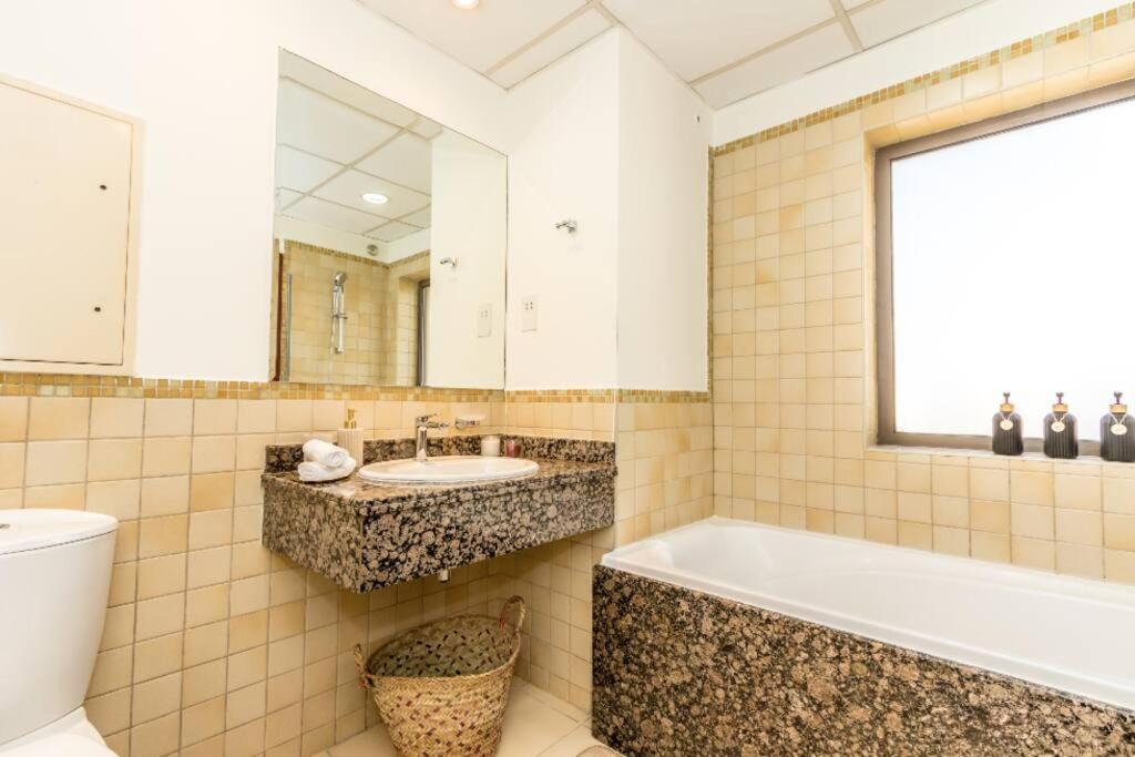 The Premium Jbr Sea View Luxury Suite Awarded "Traveller Award 2025" Дубай Экстерьер фото