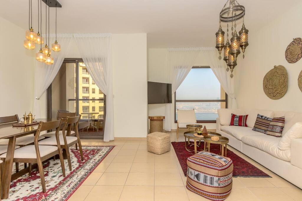 The Premium Jbr Sea View Luxury Suite Awarded "Traveller Award 2025" Дубай Экстерьер фото