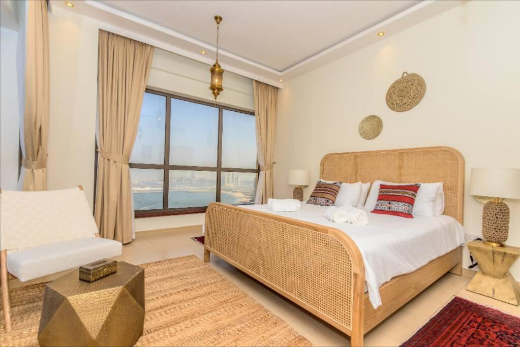 The Premium Jbr Sea View Luxury Suite Awarded "Traveller Award 2025" Дубай Экстерьер фото