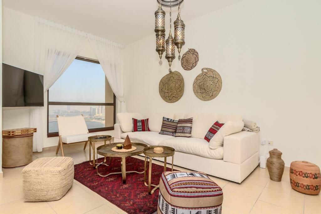 The Premium Jbr Sea View Luxury Suite Awarded "Traveller Award 2025" Дубай Экстерьер фото